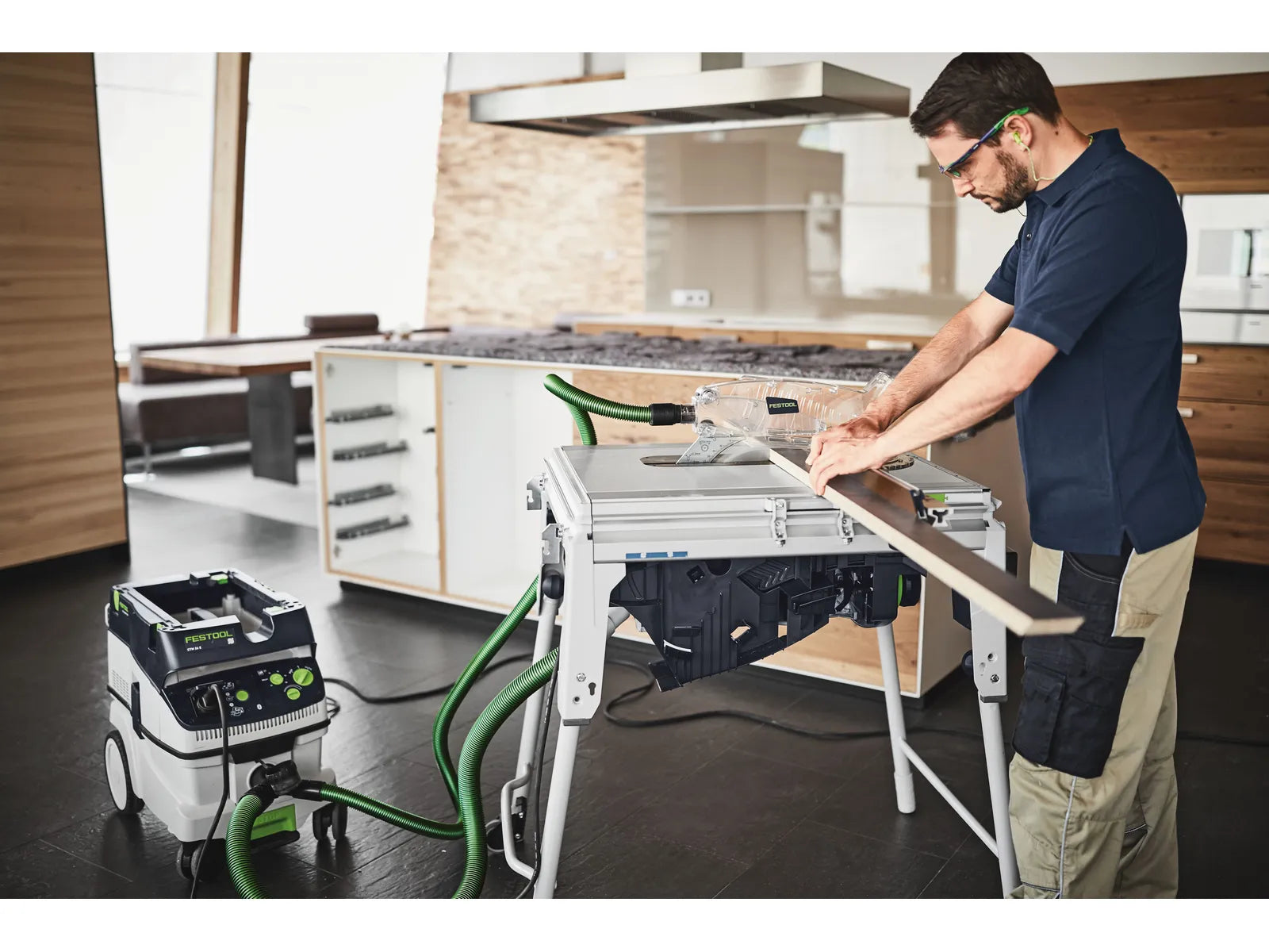 Scie sur Table Festool TKS 80 N°575781 - Sécurité Optimisée et Travail Sans Poussière - Image 1