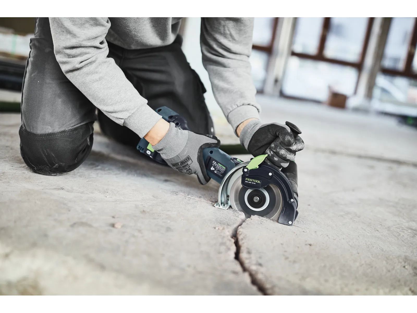 Système de Coupe à Main Levée sans Fil DSC-AGC 18-125 FH EB-Basic Festool - Numéro de Modèle 576829 - Image 1