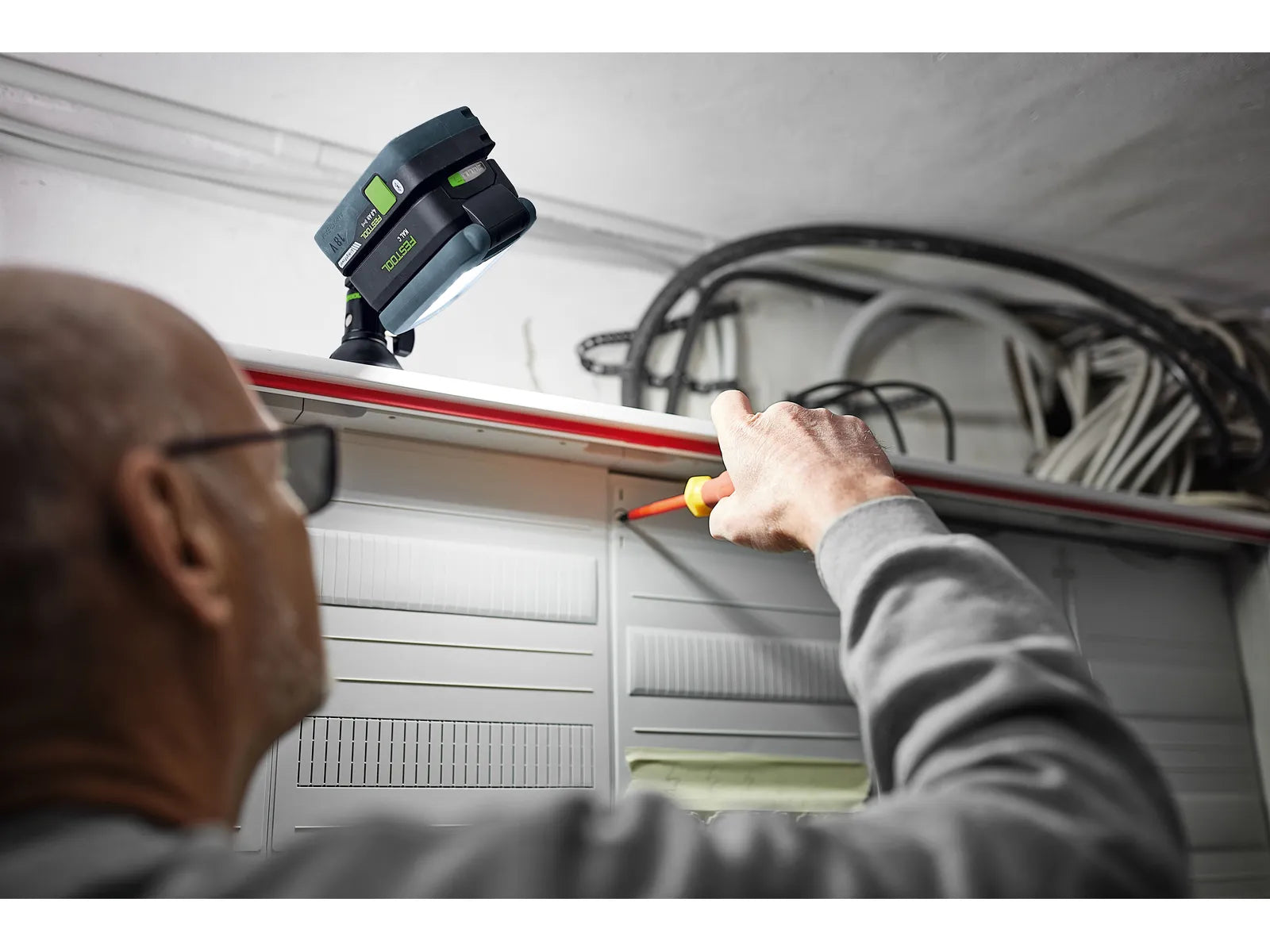 Lampe de Travail Sans Fil Festool SYSLITE KAL C, Numéro de Modèle 578128, Lumière Naturelle, 1200 Lumens - Image 2