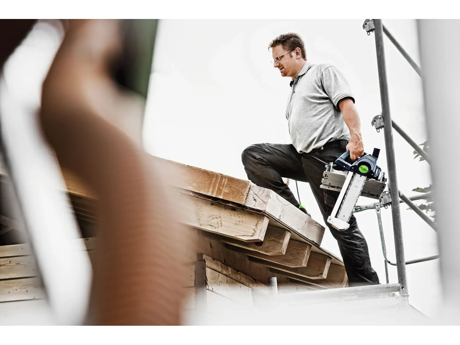 Scie à épée Festool IS 330 EB 575979 - Spécialiste de la découpe des matériaux isolants avec une profondeur de coupe de 330 mm - Image 4