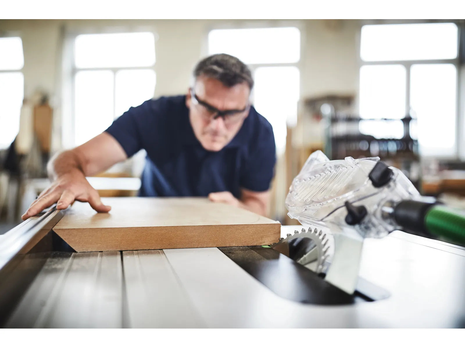 Scie sur Table Festool TKS 80 N°575781 - Sécurité Optimisée et Travail Sans Poussière - Image 5