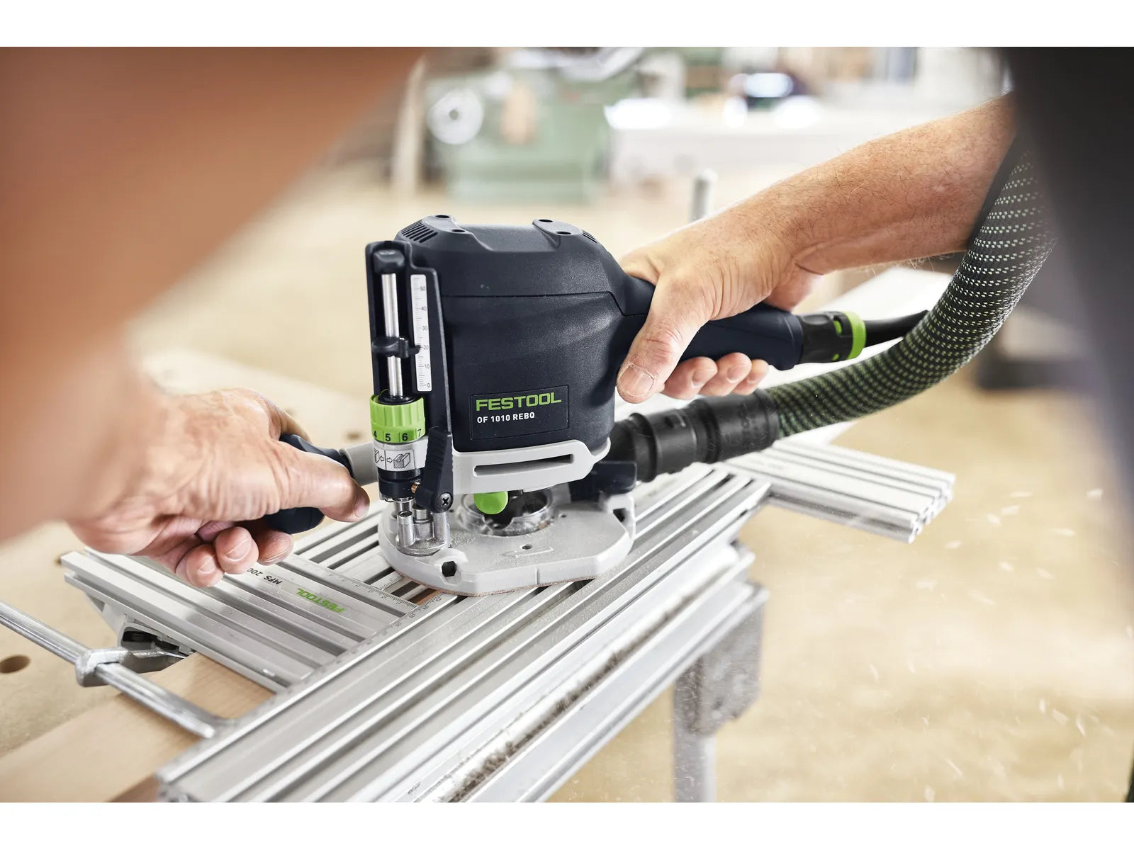 Festool OF 1010 R - Défonceuse Précise et Légère avec Éclairage LED et Système d'Aspiration Intégré - Image 1