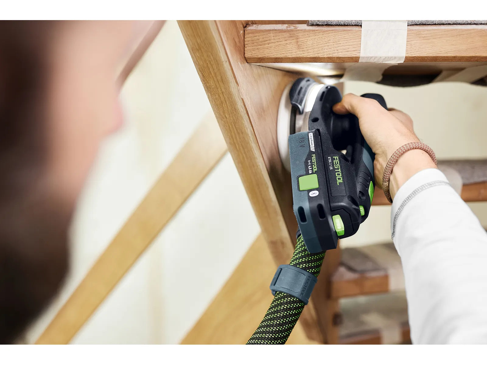 Ponceuse excentrique sans fil ETSC 2 125 de Festool avec éclairage LED intégré - Image 9
