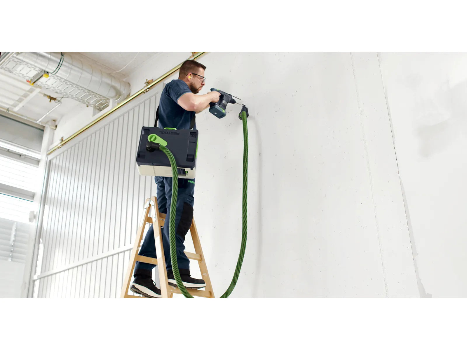 Aspirateur mobile sans fil CLEANTEC CTMC SYS I 576933 - Léger et puissant pour un travail sans poussière - Image 1