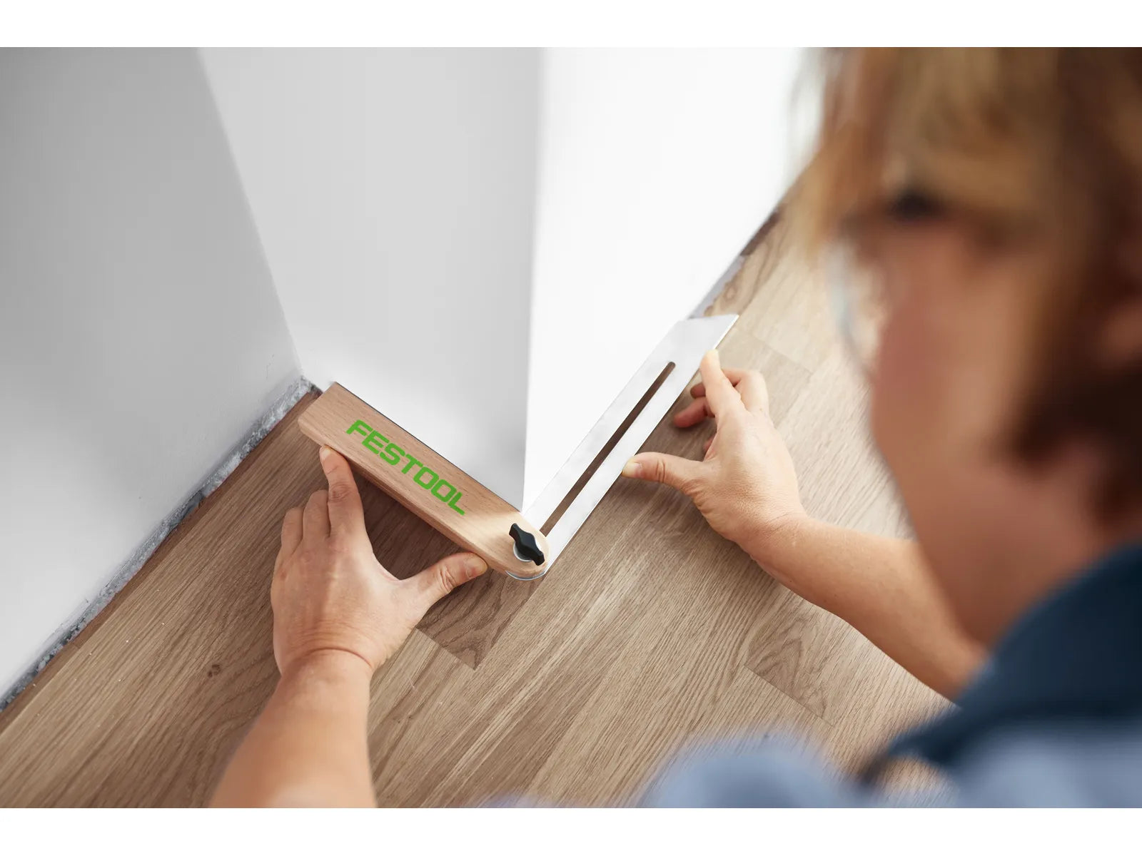 Scie à onglets sans fil SYMC 70 Festool 577424 - Précision et mobilité avec système de batterie double - Image 9