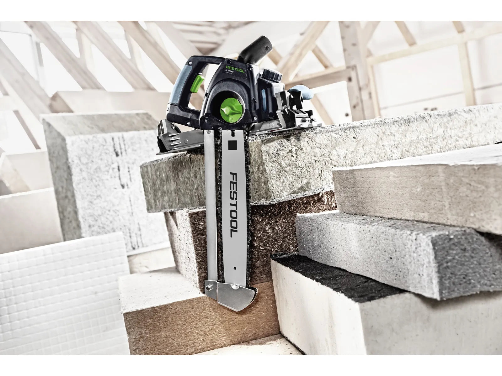 Scie à épée Festool IS 330 EB 575979 - Spécialiste de la découpe des matériaux isolants avec une profondeur de coupe de 330 mm - Image 3