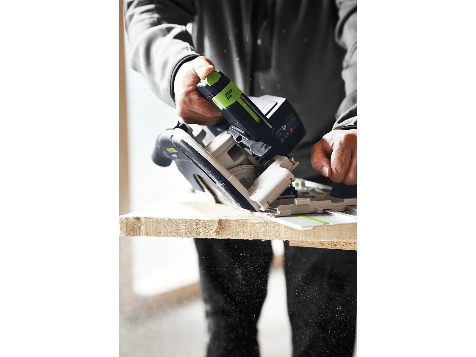 Scie Circulaire Sans Fil HKC 55 5,0 EBI-Plus-SCA Festool avec Technologie Bluetooth® et Chargeur Rapide SCA 16 - Image 2