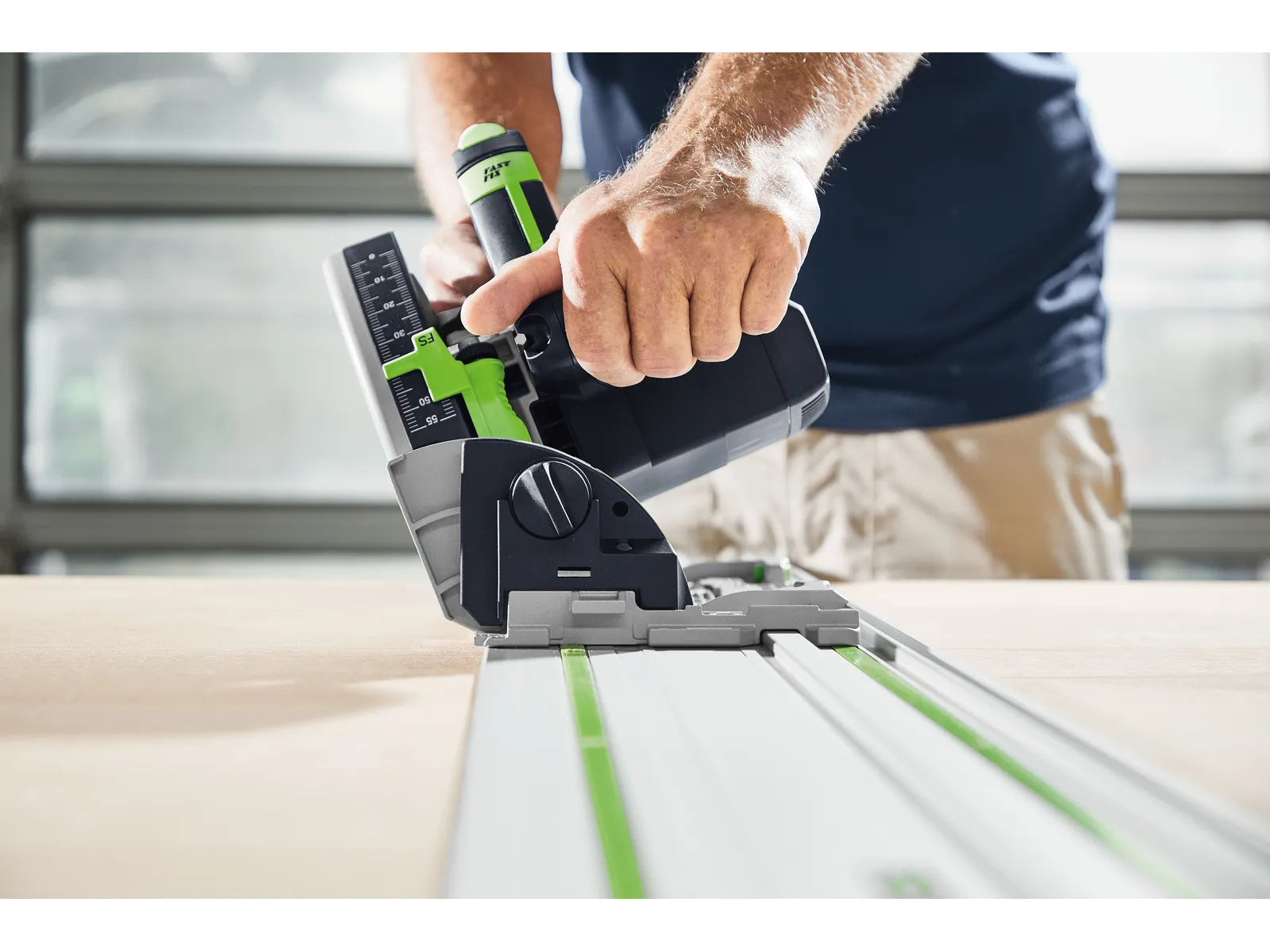 Scie Plongeante Festool TS 55 F Numéro de Modèle 576703 - Puissance et Précision Maximales - Image 3