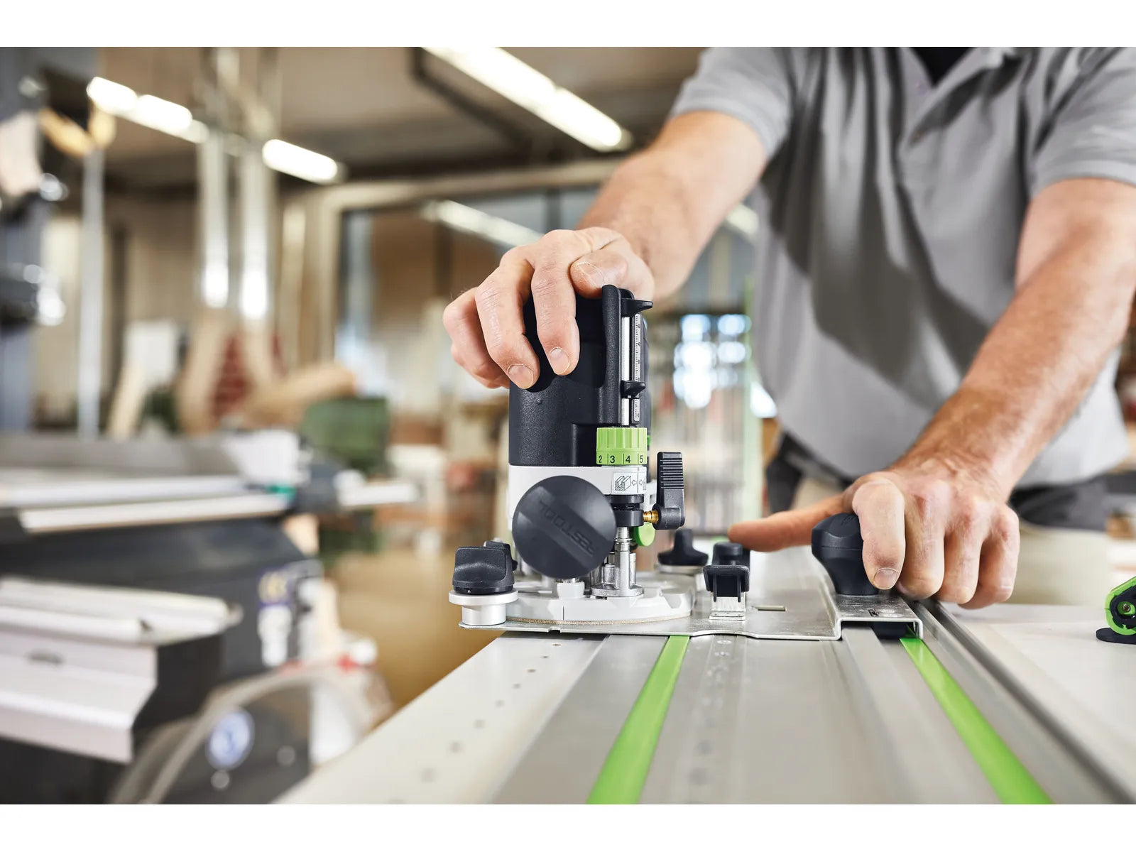 Festool OF 1010 R - Défonceuse Précise et Légère avec Éclairage LED et Système d'Aspiration Intégré - Image 8