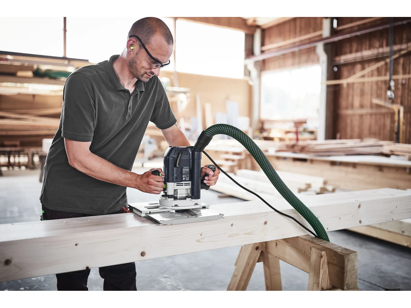 Festool OF 2200 (576215) - Défonceuse Puissante et Ergonomique avec Réglage de Profondeur Précis - Image 9
