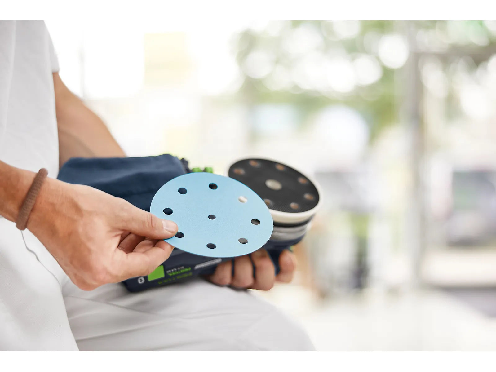 Ponceuse excentrique sans fil ETSC 2 125 de Festool avec éclairage LED intégré - Image 8