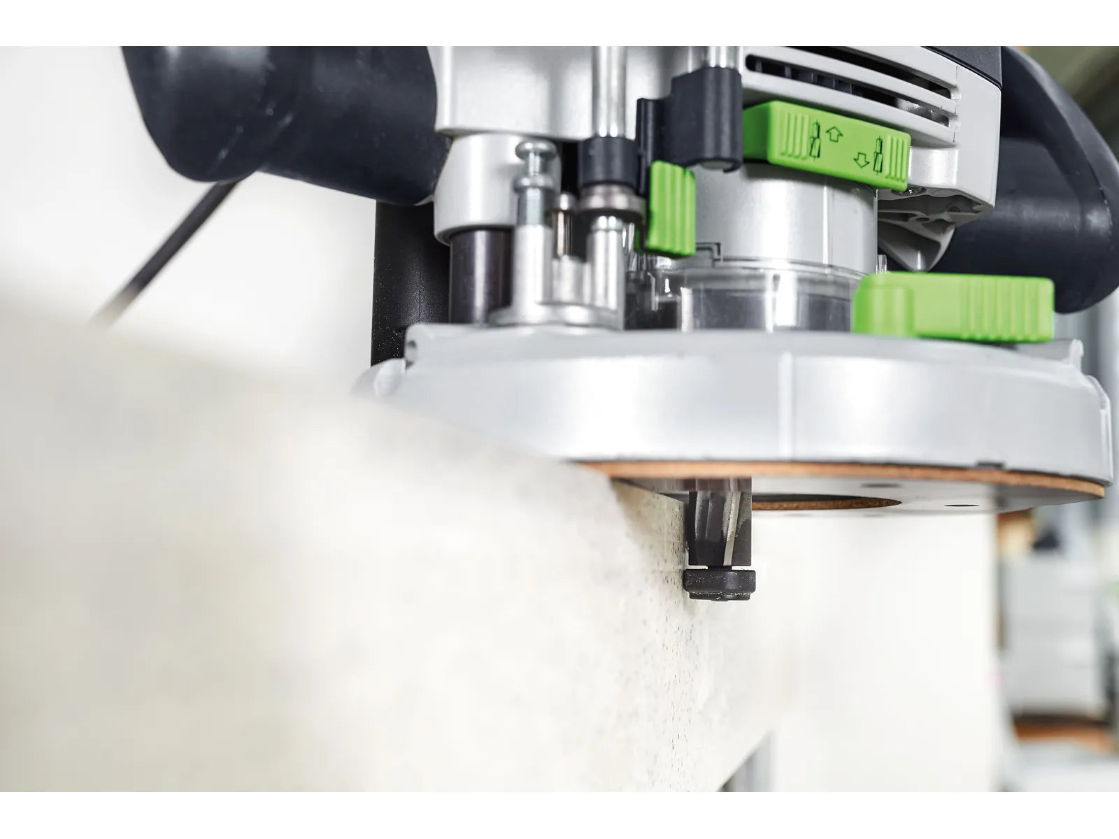 Festool OF 2200 (576215) - Défonceuse puissante et ergonomique avec réglage précis de la profondeur - Image 3